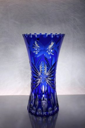 Crystal vases: varieties and recommendations for choosing