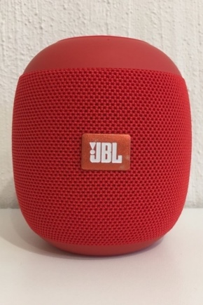  JBL 小型扬声器：型号概览